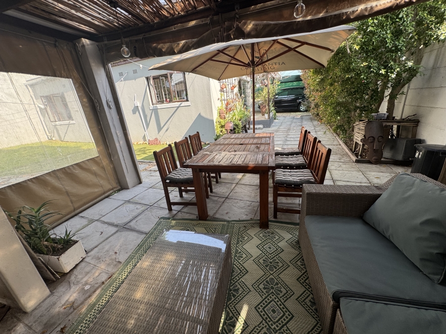 To Let 1 Bedroom Property for Rent in Kirstenhof Western Cape